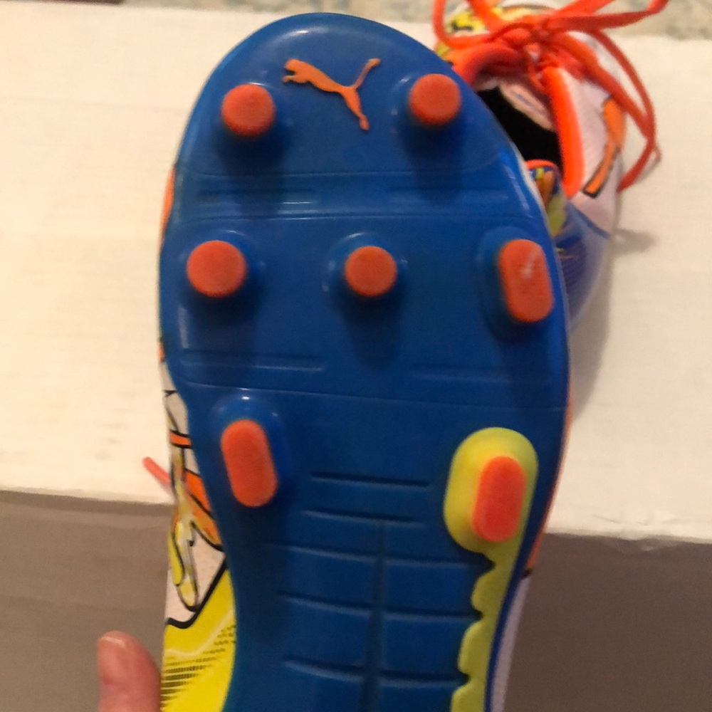 PUMA Cleats - Picture 4 of 5